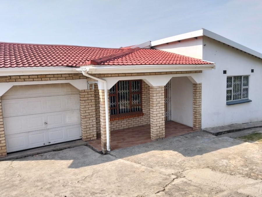 To Let 2 Bedroom Property for Rent in Northcrest Eastern Cape